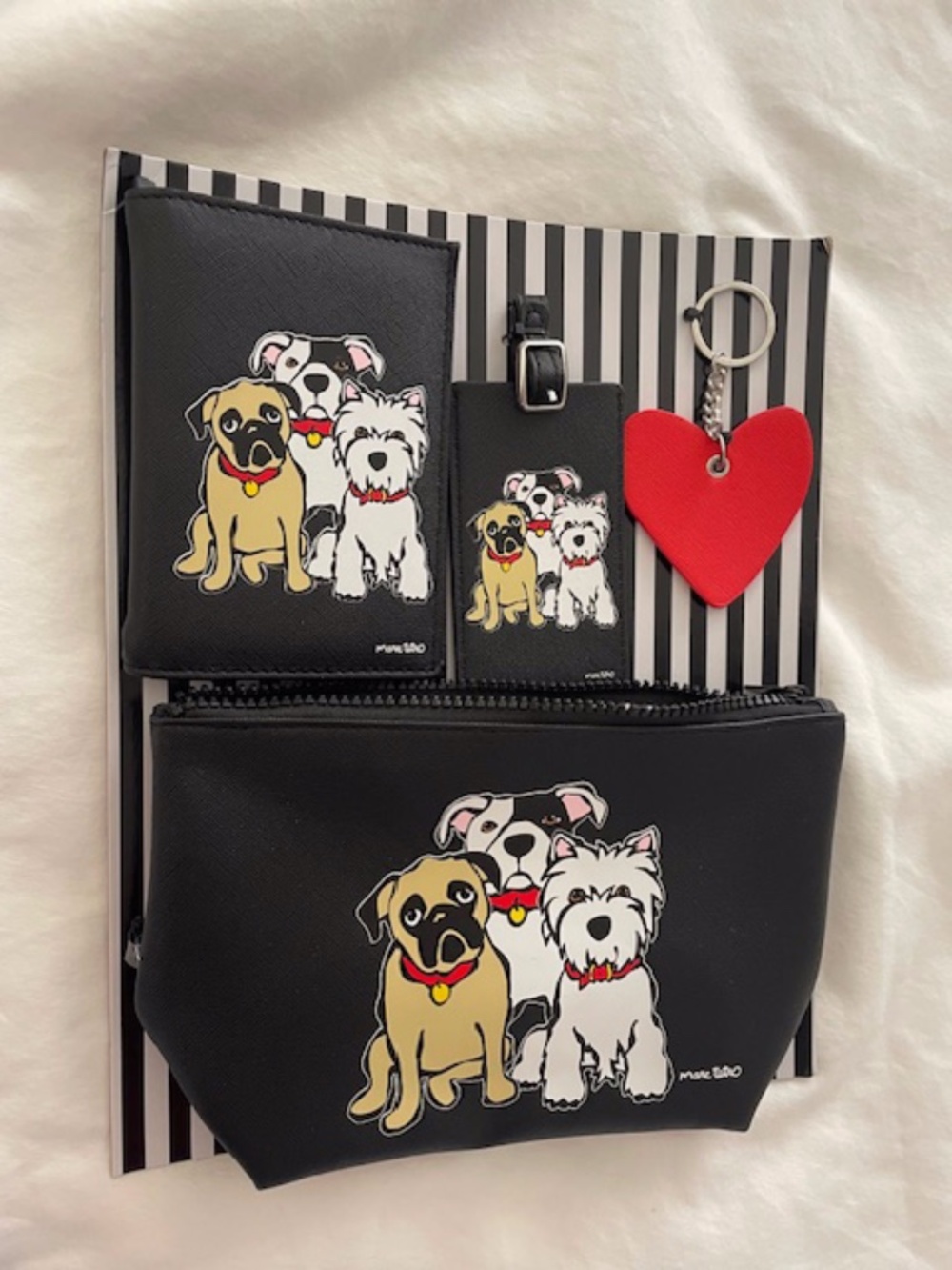 Super Cute Designer Marc Tetro 4 Piece Travel Travel Set